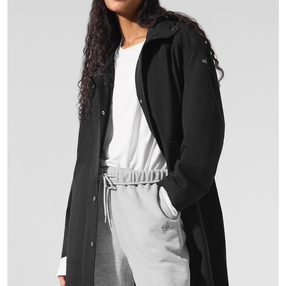 ALO Yoga Women's Black Rain Coat